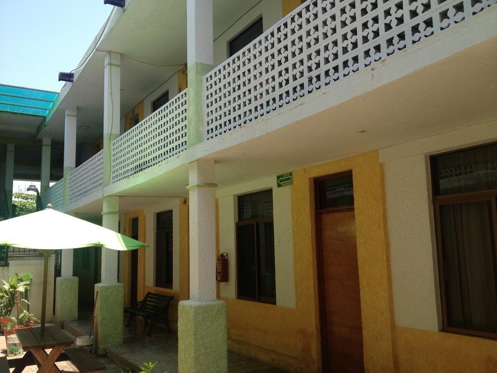 Hotel San Lorenzo Barra de Navidad Luaran gambar
