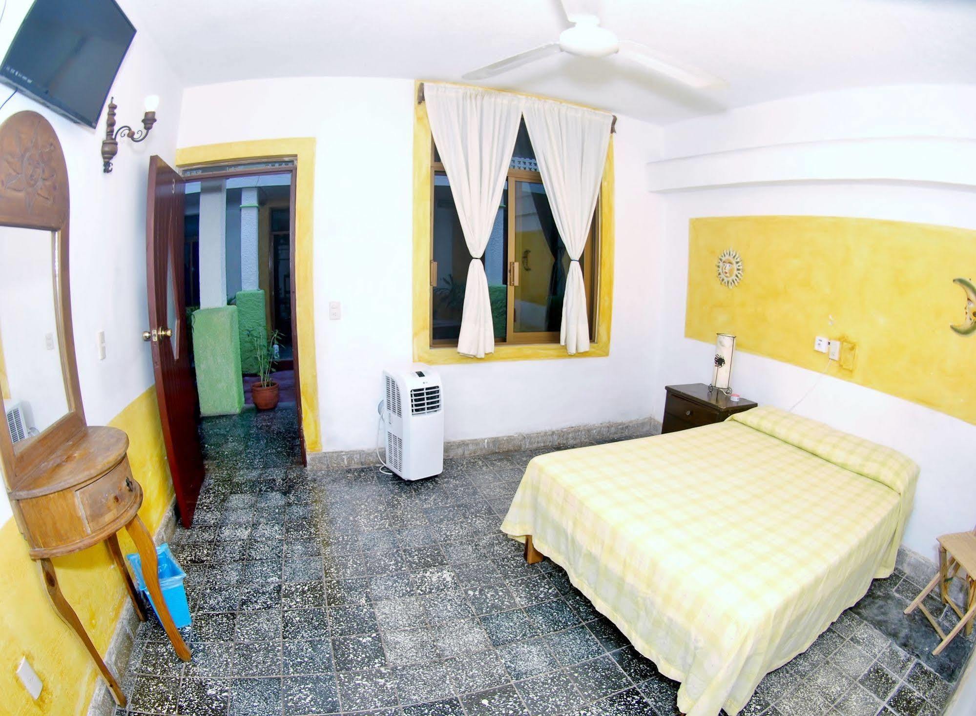 Hotel San Lorenzo Barra de Navidad Luaran gambar